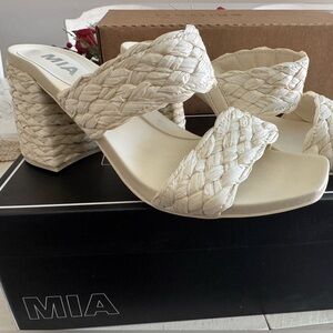 MIA TESI-R Raffia Flats – Bone/Cream | Braided Block Heel Slide Sandals